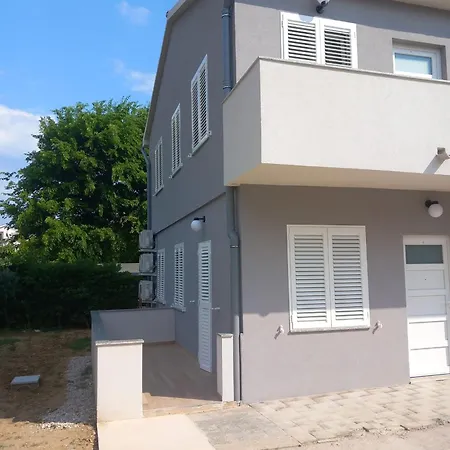 Crnekovic Ix Apartment