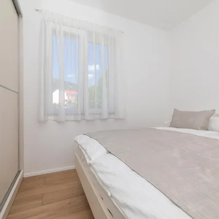 Crnekovic Ix Apartment