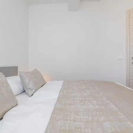 Crnekovic Ix Apartment *