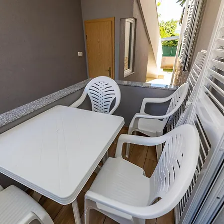 Apartment Crnekovic Ix