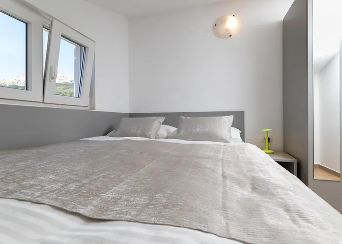 Crnekovic Ix Baska (Krk)