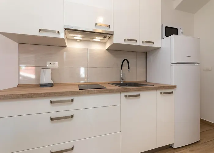 Crnekovic Ix Baska (Krk)