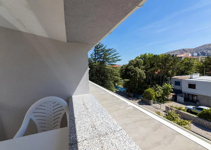 Crnekovic Ix * Baska (Krk)