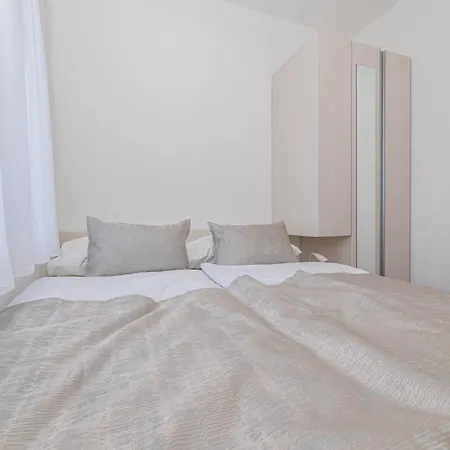 Crnekovic Ix Apartment *