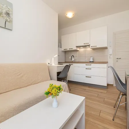 Crnekovic Ix Apartment