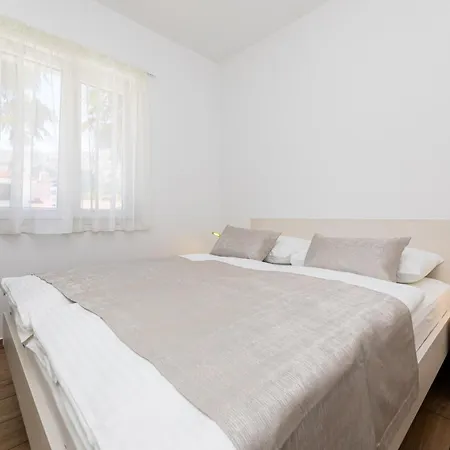 Apartment Crnekovic Ix