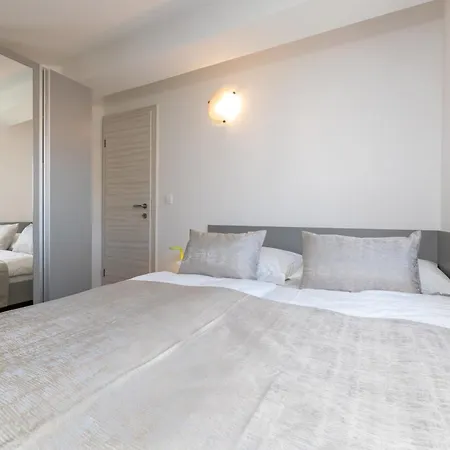 Crnekovic Ix * Baska (Krk)