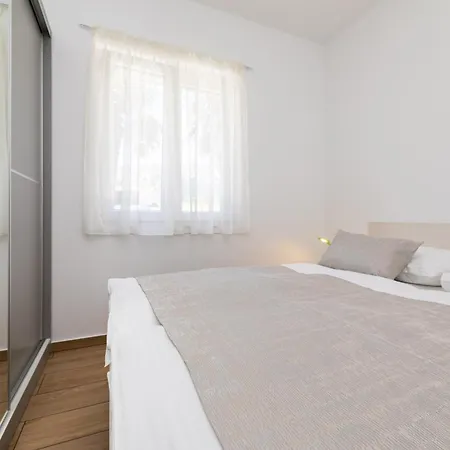 Crnekovic Ix Apartment