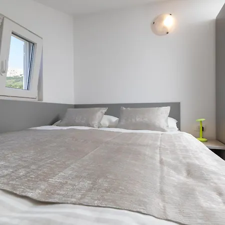 Crnekovic Ix Baska (Krk)