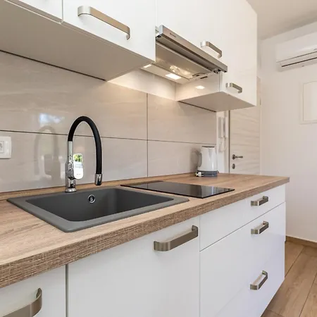 Apartment Crnekovic Ix