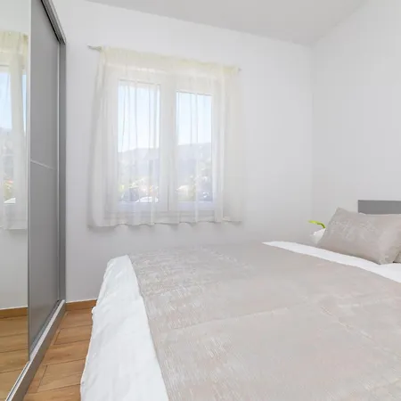 Crnekovic Ix Apartment