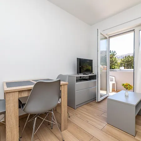 Crnekovic Ix Apartment